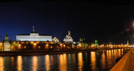 Fototapeta na wymiar Panoramic view of the night Moscow Kremlin and Moskva River