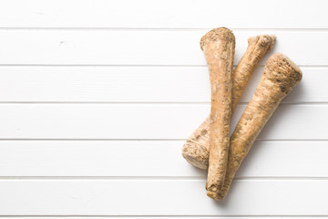 fresh horseradish root