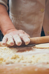 Maknig homemade pie. Retro colors