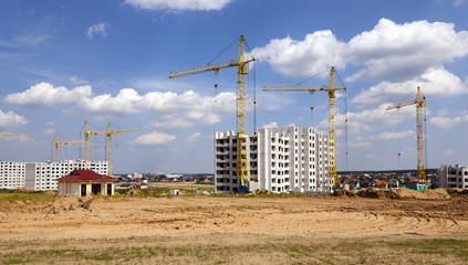 Fototapeta na wymiar construction of the new house 