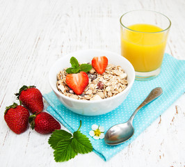 Muesli with strawberries