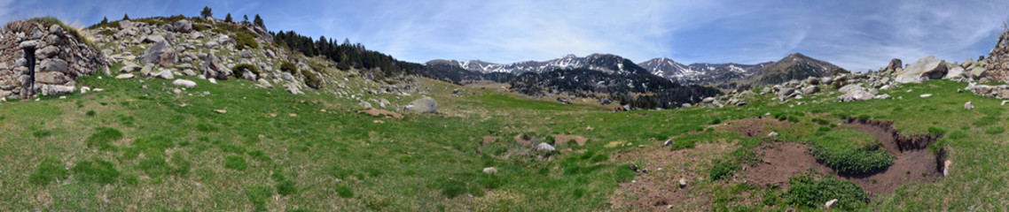 Fototapeta na wymiar 360 degrees cylindrical panorama of Madriu-Perafita-Claror Valle