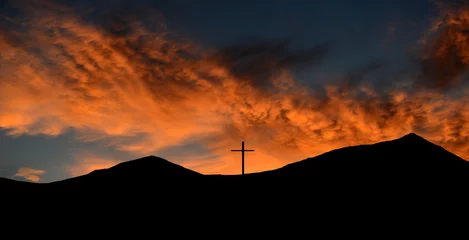  Cross On the Mountaintop © Laurin Rinder