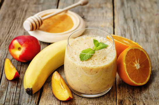 smoothies with peaches, banana and orange