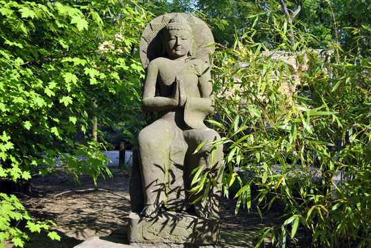 Buddha Statue sitzend