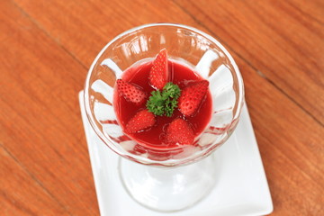 Fruit yogurt cake. Cream and yogurt stawberries