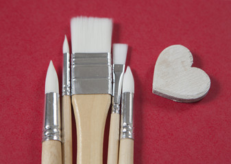 pinceaux et passion cœur en bois, 