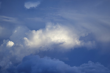 Naklejka na ściany i meble blue and white cloud sky