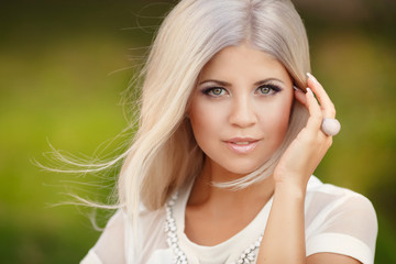 Fototapeta premium beautiful young woman smiling