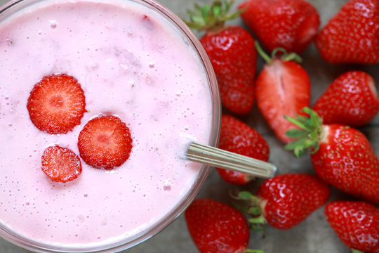 Erdbeer-Joghurt im Schälchen