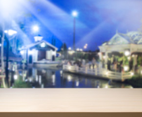 Obraz premium Table Top And Blur Building Background