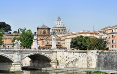 Fototapeta premium View on Tiber and old city centre in Rome