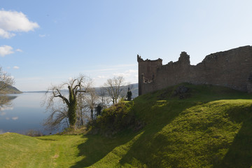 Fototapeta na wymiar Urquhart Castle am Loch Ness
