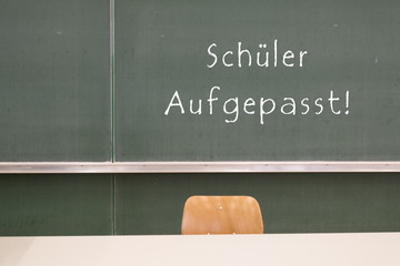 Wort Schüler aufgepasst an der Tafel