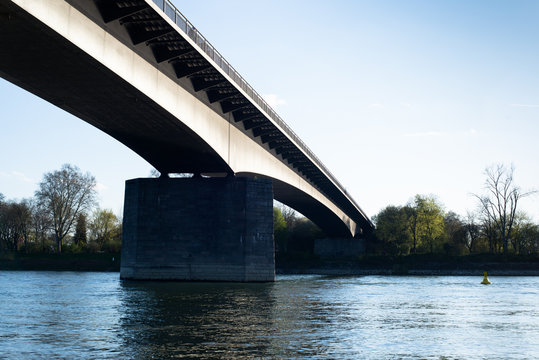 Rheinbr&uuml;cke