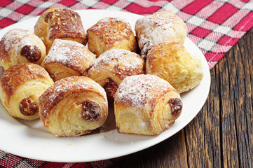 Small cakes with raisins