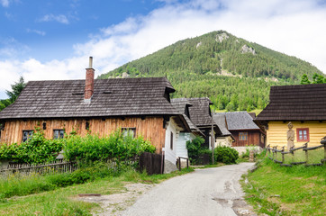 Fototapeta na wymiar Traditional folklore houses in old village Vlkolinec, Slovakia