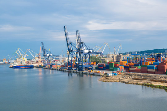 Fototapeta Deepwater Container Terminal in Gdansk