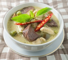 Thai Green Curry with Chicken and Coconut Milk
