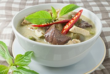 Thai Green Curry with Chicken in Coconut Milk