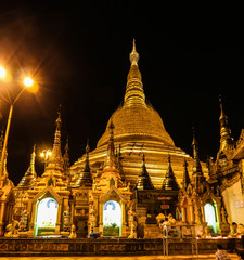 Naklejka premium Shwedagon Pagoda