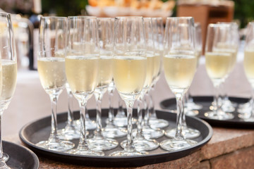 champagne glasses