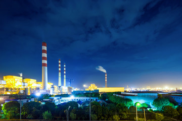 Obraz na płótnie Canvas illuminated power station