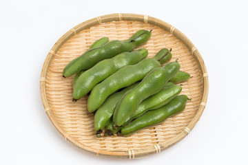 生のソラマメ