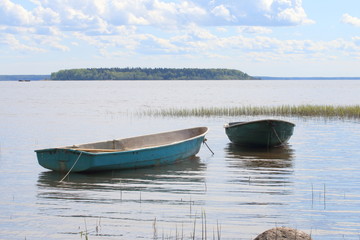 Две лодки у берега. Финский залив