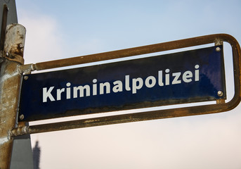 Obraz premium Strassenschild 47 - Kriminalpolizei