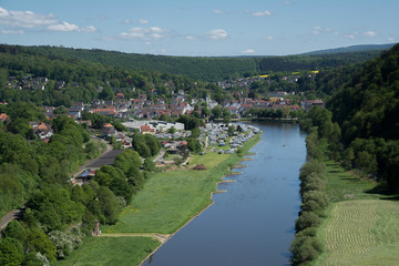 Fototapeta na wymiar Die Weser bei Bad Karlshafen