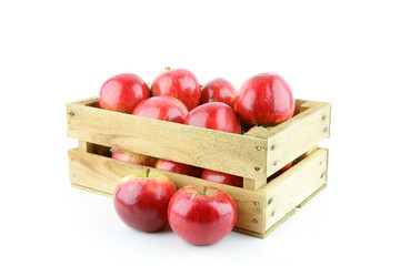 Red Elstar apples in a wooden crate