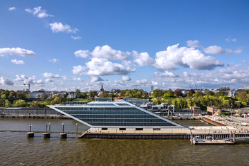 Fototapeta na wymiar Port building, Hamburg, Germany