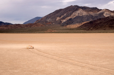 Wandernde Felsen, Death Valley NP, Kalifornien, USA