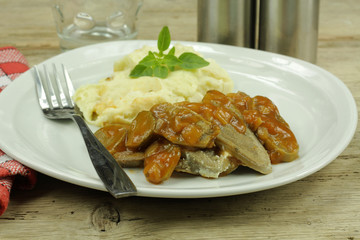 langue de b&oelig;uf et pur&eacute;e 29052015