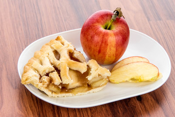 Fototapeta na wymiar fresh baked sliced apple pie