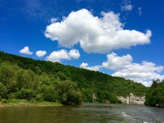 Fototapeta na wymiar Donau-Ufer bei Weltenburg