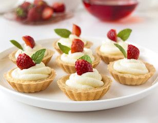 cakes, cupcakes with fresh fruits, whipped cream, 