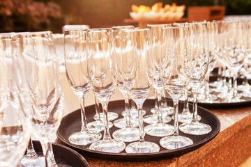 champagne glasses