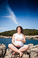 Fototapeta na wymiar beautiful pregnant woman relaxing