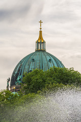 Berliner Dom am Abend