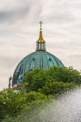 Berliner Dom am Abend