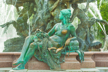 Obraz premium Neptunbrunnen, Alexanderplatz in Berlin