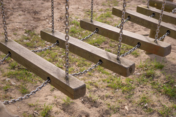 Auf dem Spielplatz im Park