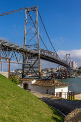 Ponte sobre o forte