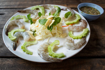 Raw shrimp and spicy sauce, seafood thailand.