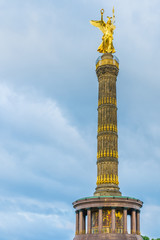 Fototapeta na wymiar Siegessäule in Berlin