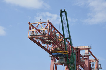 Fototapeta na wymiar crane in the harbour of genova