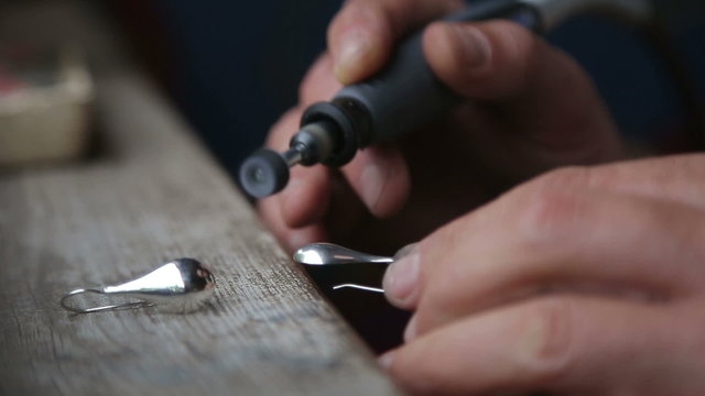 Goldsmith Polishing Silver Earring with Grinder