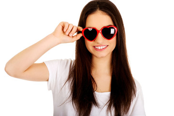 Teenage woman with sunglasses.